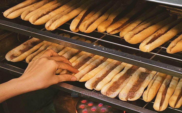 Top 10 quán bánh mì cay ngon nhất Hải Phòng