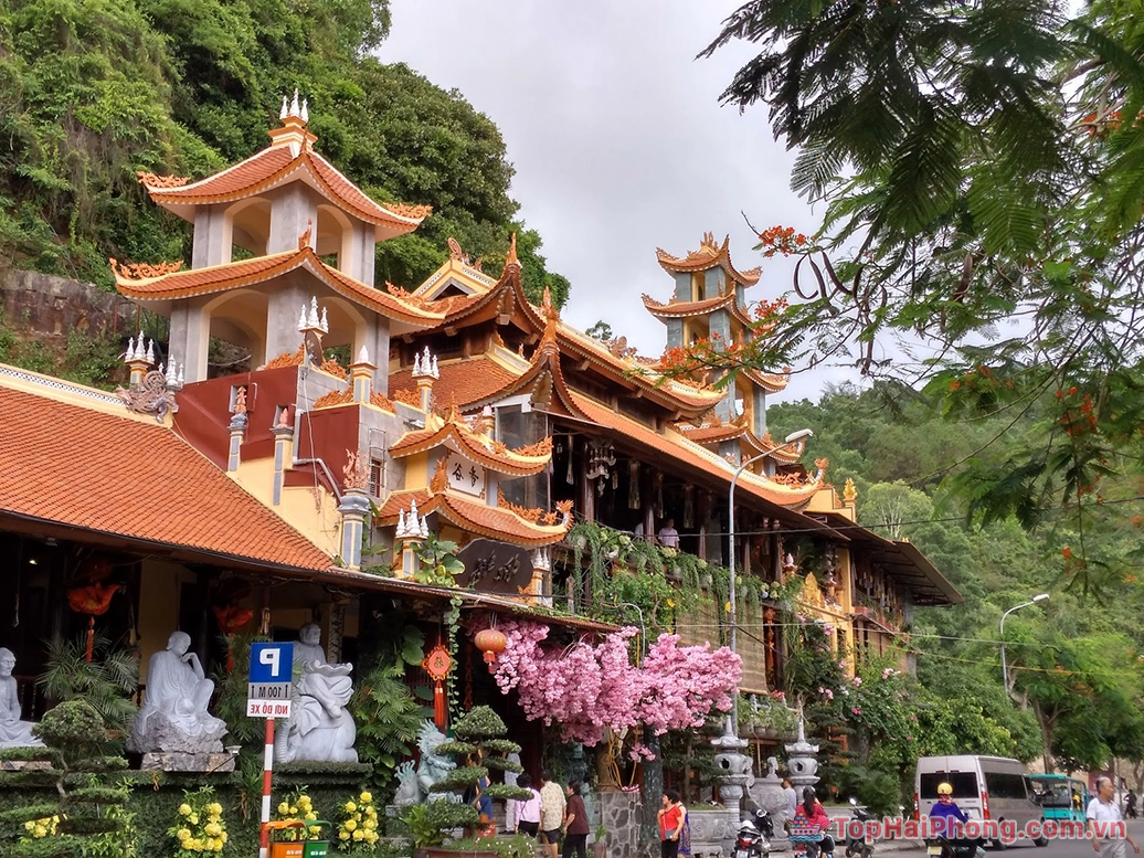 Chùa Hang – Ngôi chùa đẹp nhất về đêm
